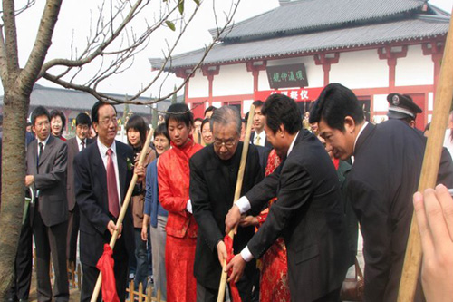 日本前首相羽田兹先生应邀参加第七届徐福记.jpg