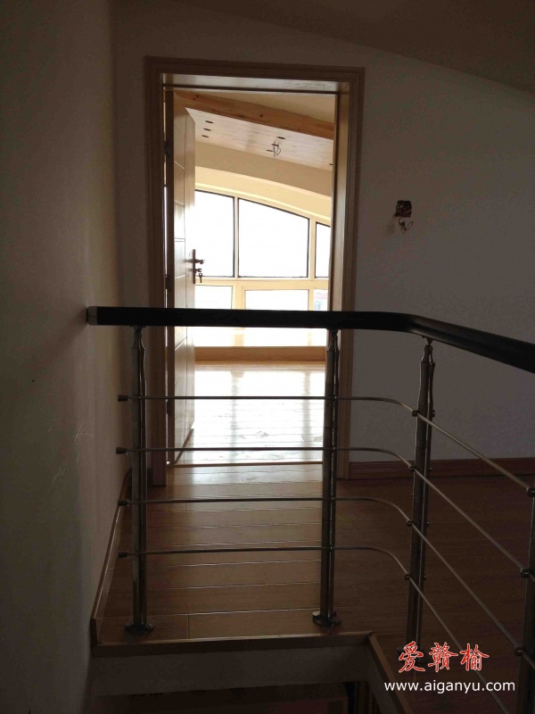 鸿鹄装饰： 华中郡府小户型装修