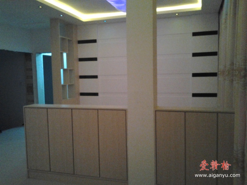 这是饭厅的茶水柜