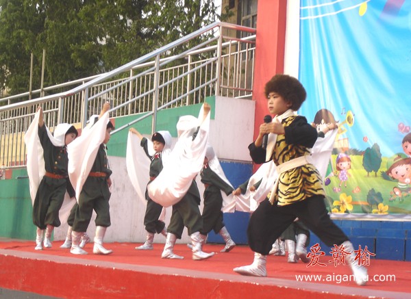 京剧《智取威虎山》选段