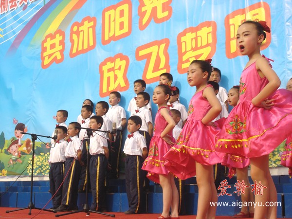 京剧大联唱.《今日痛饮庆功酒》等