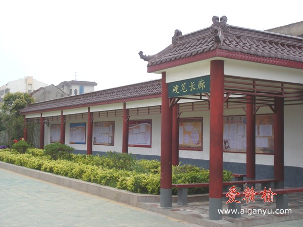 实验小学“硬笔长廊”