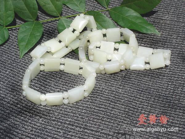 白玉手串00707.jpg