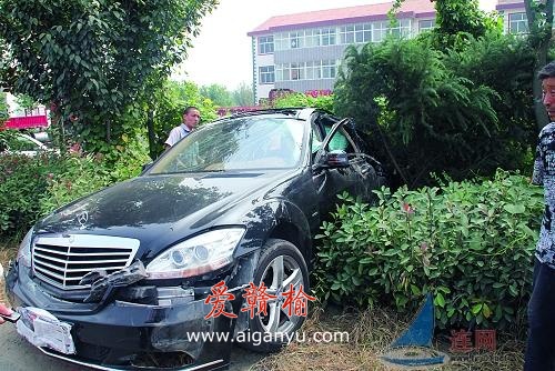 危急之中“奔驰”舍己救人