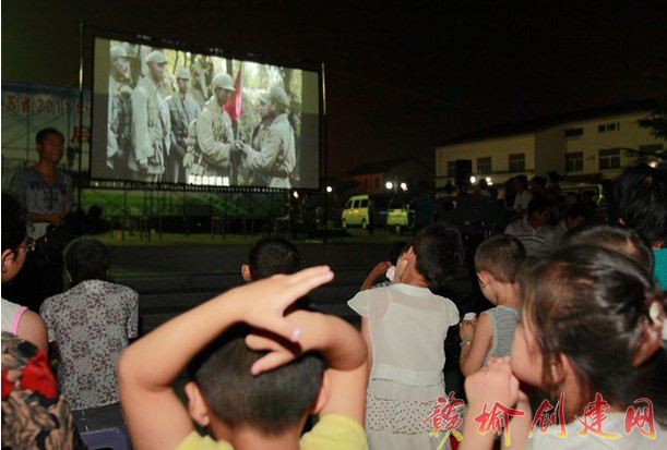 【图】赣榆县开展“移动情”百场电影进社区活动