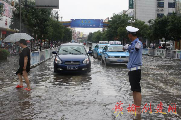 【图】县公安局扎实做好强降雨期间赣榆交通秩序工作