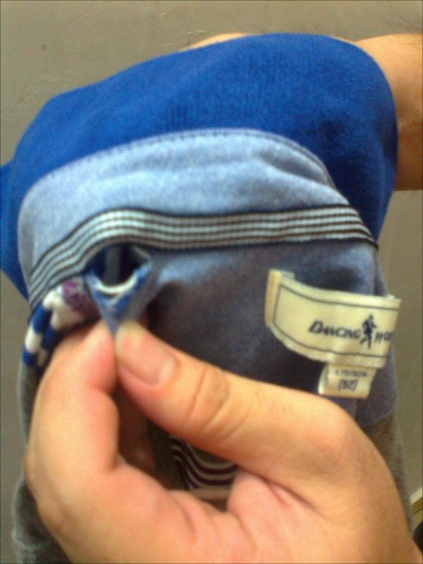 以后再也不会买与狼共舞的衣服了！