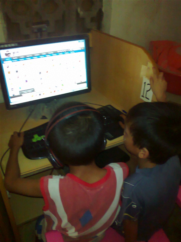 乐东九所乐罗村网吧无人管 学生逃课玩网络游戏