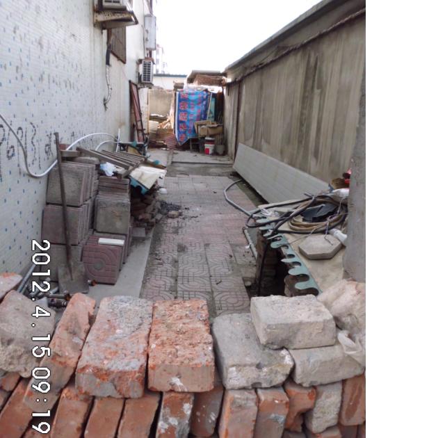 淄博周村辛街7号楼4单元102住户乱搭乱建