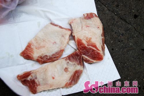 市民买到疑似米猪肉 多部门各管一段致检测无门