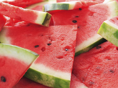 警惕这些易被不法商贩利用的反季节水果