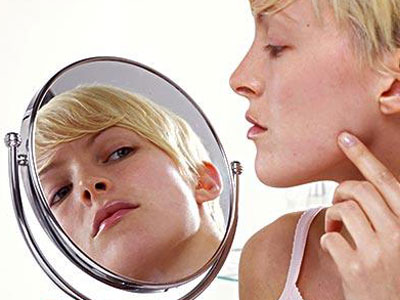 热姜水妙用可除暗疮淡化雀斑