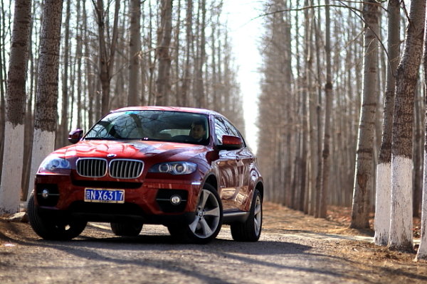 宝马X6与你共同见证爱情