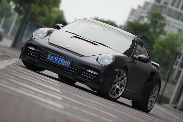 王者交锋 750hp 911 Turbo v.s.800hp R35
