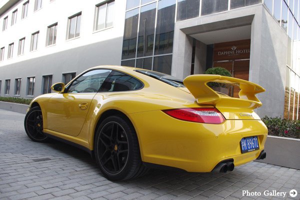 细腻与狂暴兼具 保时捷911 Carrera 4