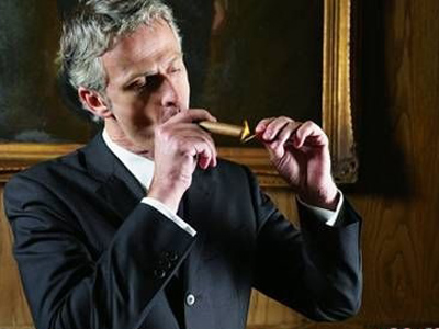 切记！男人早晨吸烟危害大