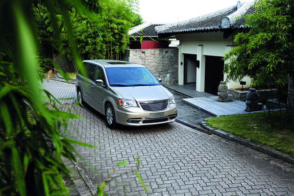 MPV论剑 全新进口克莱斯勒大捷龙锋芒大显