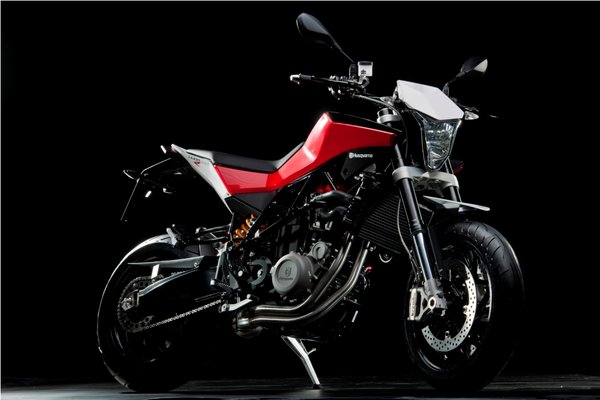 宝马设计中心在2013德国设计大奖连中三元