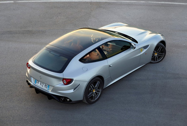 法拉利携新一代全系车型盛大亮相巴黎国际车展