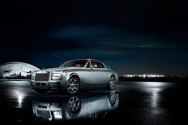 劳斯莱斯汽车发布幻影双门轿跑