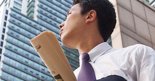 一个人无论做什么职业，做好做精，持之以恒，就会找到生活的意义