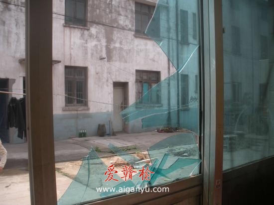 江阴市公安局动用大量警力抓人进派出所！