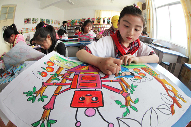 巧手描绘“绿色家园”