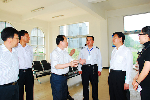 “镇村公交”便民惠民