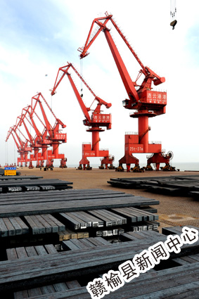 腾飞的港口　“钢”强的巨臂