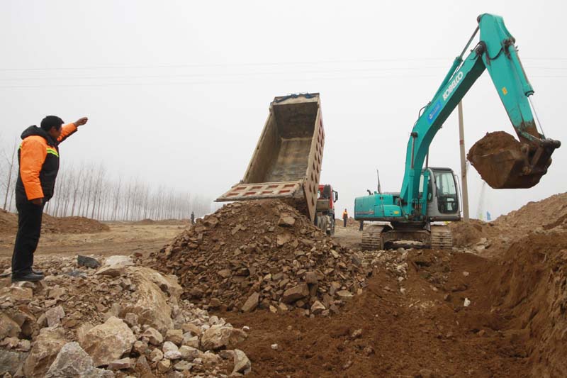 江苏临海高等级公路提前复工