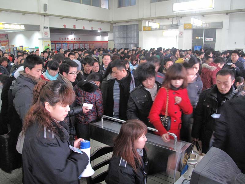 赣榆：返程客流节后首迎高峰