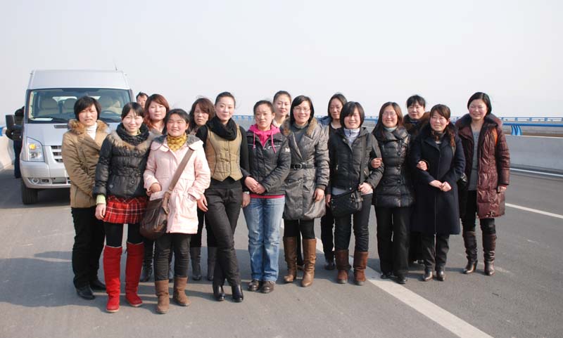 赣榆交通组织女职工开展“庆三八、看交通”活动