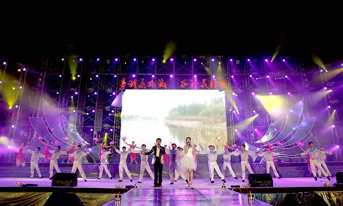 “沙汪河?中华情”国庆文艺晚会激情上演