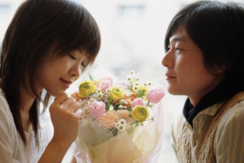 不论什么时候，都不要去怀疑爱情