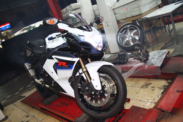 铃木GSX-R1000 Remus钛管换装