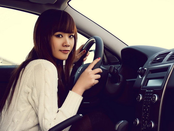 男人VS女人开车走神因素大PK