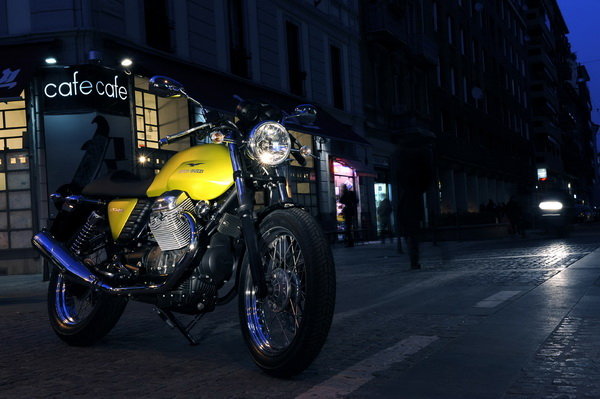 七〇年代的摩托热潮 Moto Guzzi V7 Cafe Classic